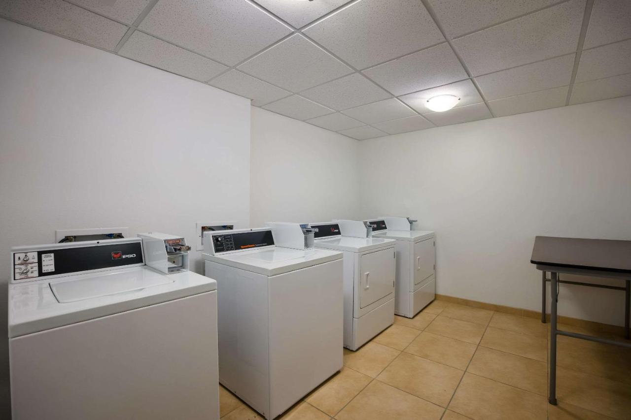 Sleep Inn & Suites Colby Luaran gambar
